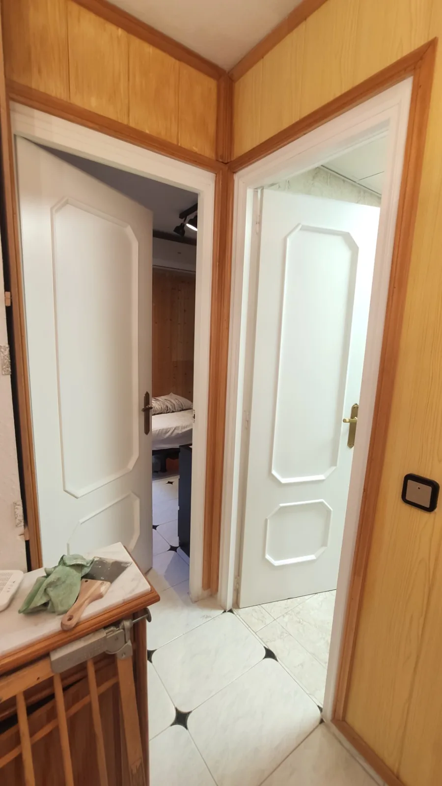 Puertas lacadas en blanco puro, sin matiz cálido
