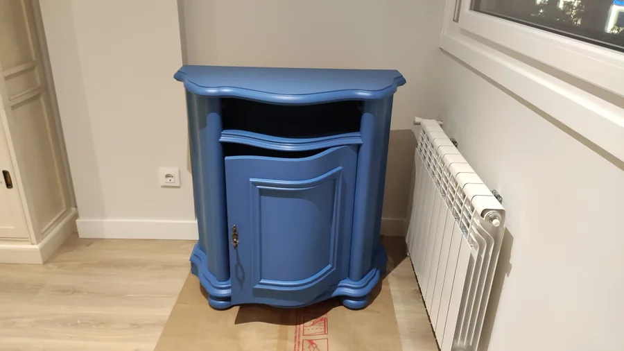lacado mueble color azul en Becerril de la Sierra